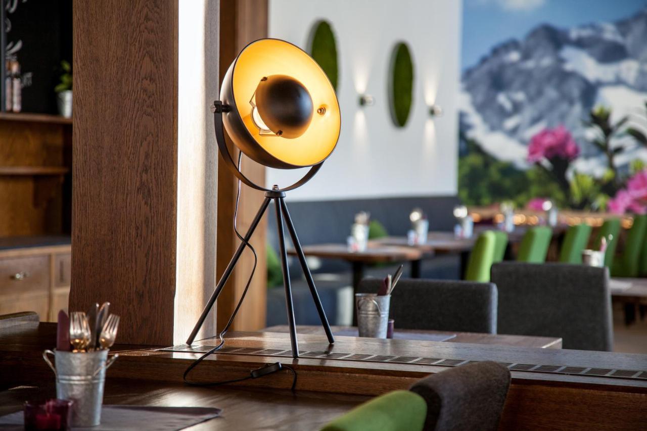Boutique Hotel Olympia Seefeld in Tirol Exteriör bild