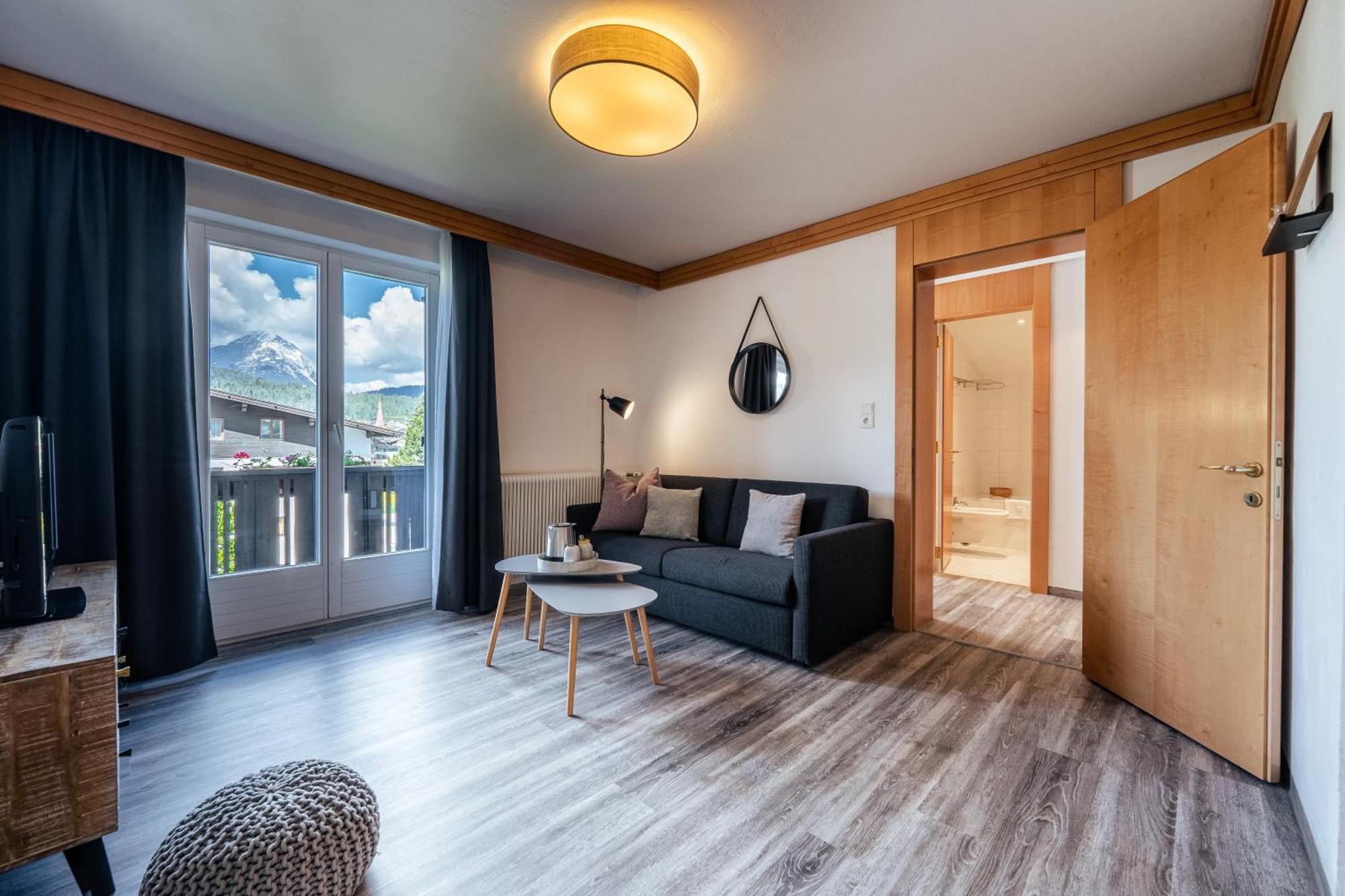 Boutique Hotel Olympia Seefeld in Tirol Exteriör bild