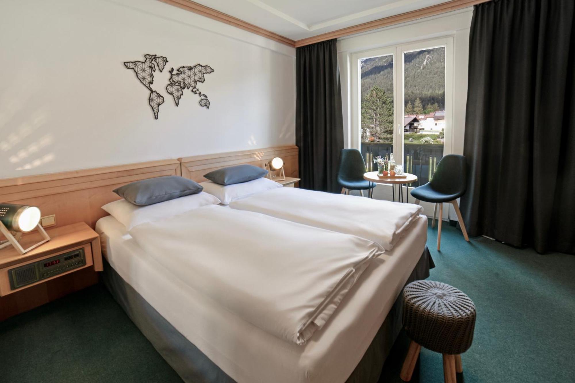 Boutique Hotel Olympia Seefeld in Tirol Exteriör bild