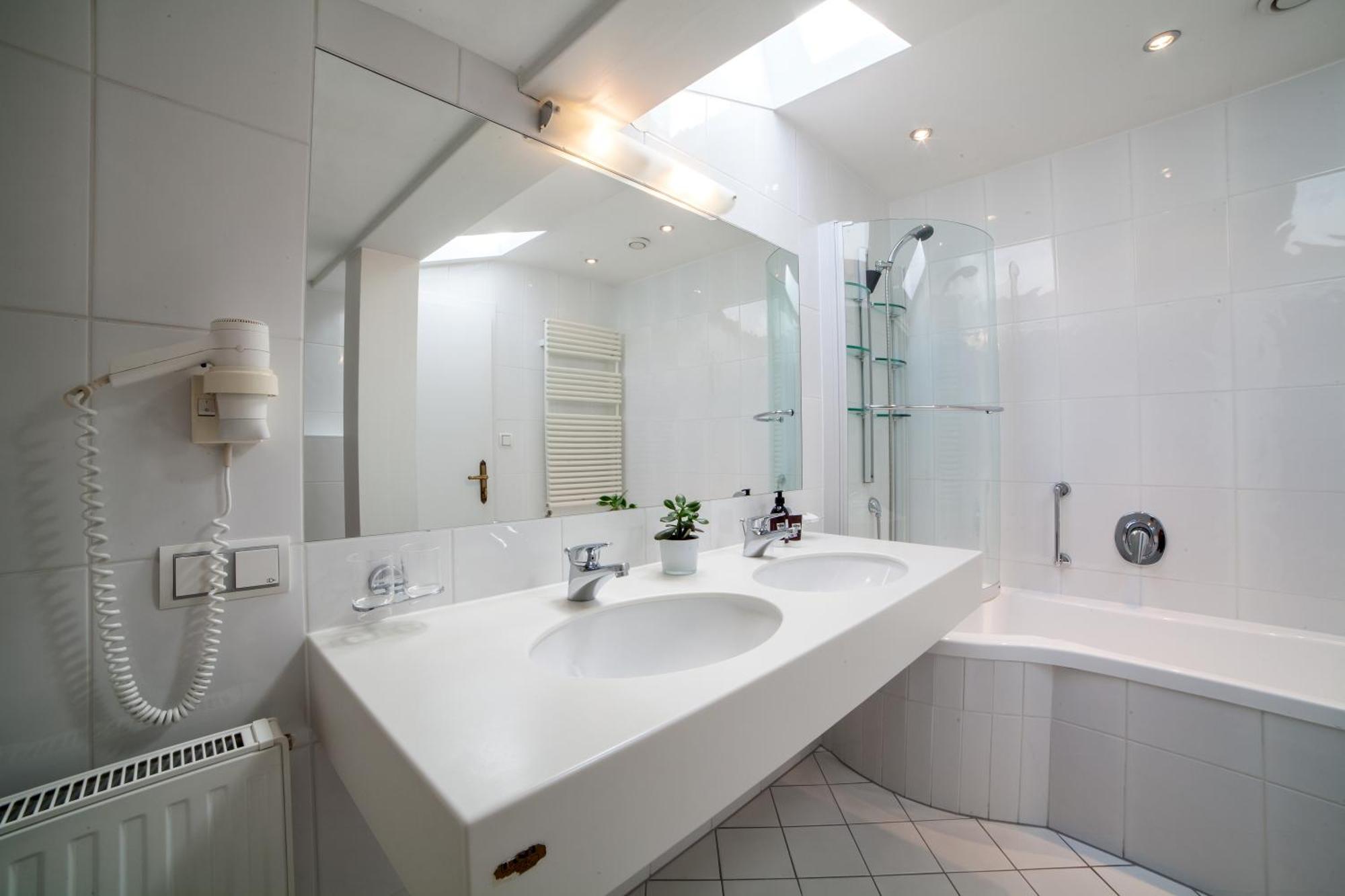 Boutique Hotel Olympia Seefeld in Tirol Exteriör bild