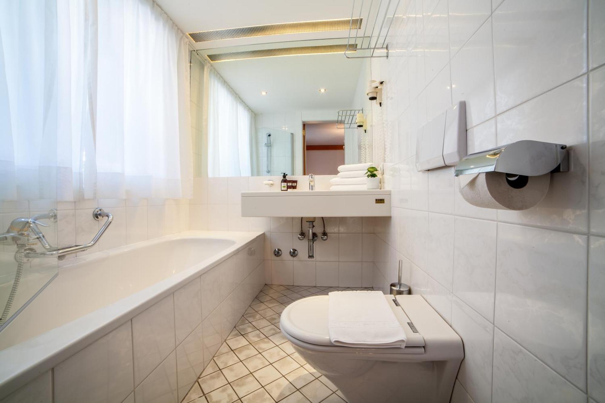 Boutique Hotel Olympia Seefeld in Tirol Exteriör bild